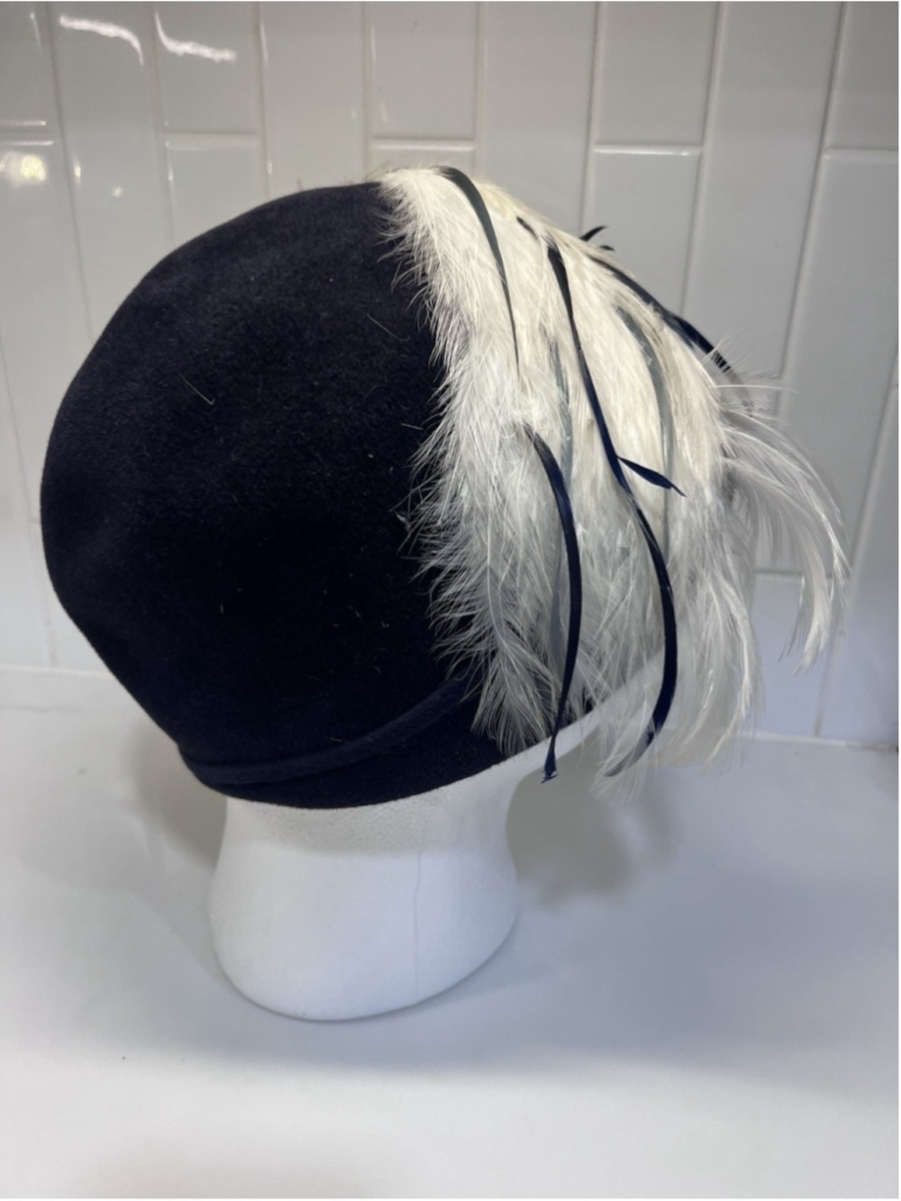 Vintage Jack McConnell Boutique Women’s Church Hat Navy Blue W White Feathers